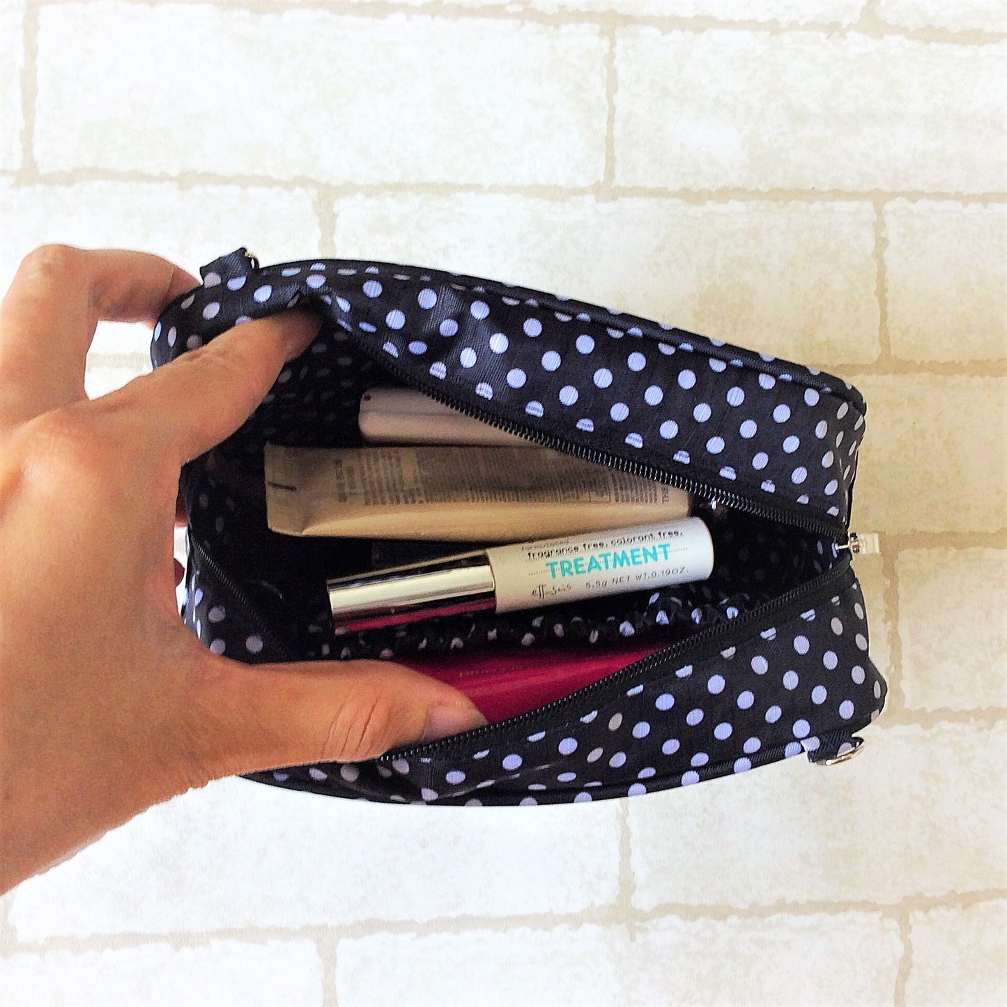 ROOMY WET AND DRY Pocket Tissue cum Cosmetic Pouch | WET AND DRY Pocket Tissue Pouch | Cosmetic Pocket Wet and Dry Black Ballerina Design 8B06