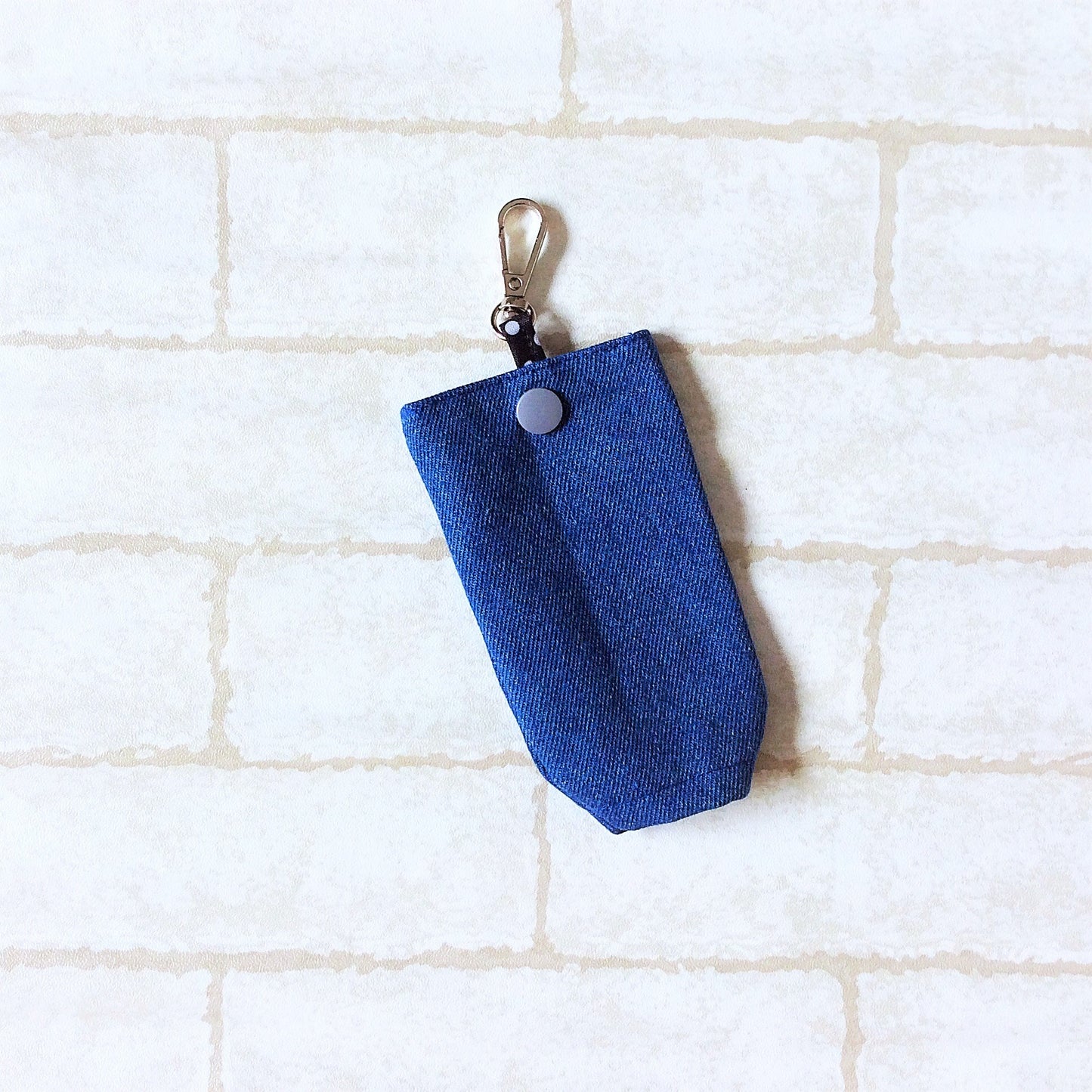 READY STOCK: SANITIZER HOLDER | CLIP ON SANITIZER POUCH | Design 3B01
