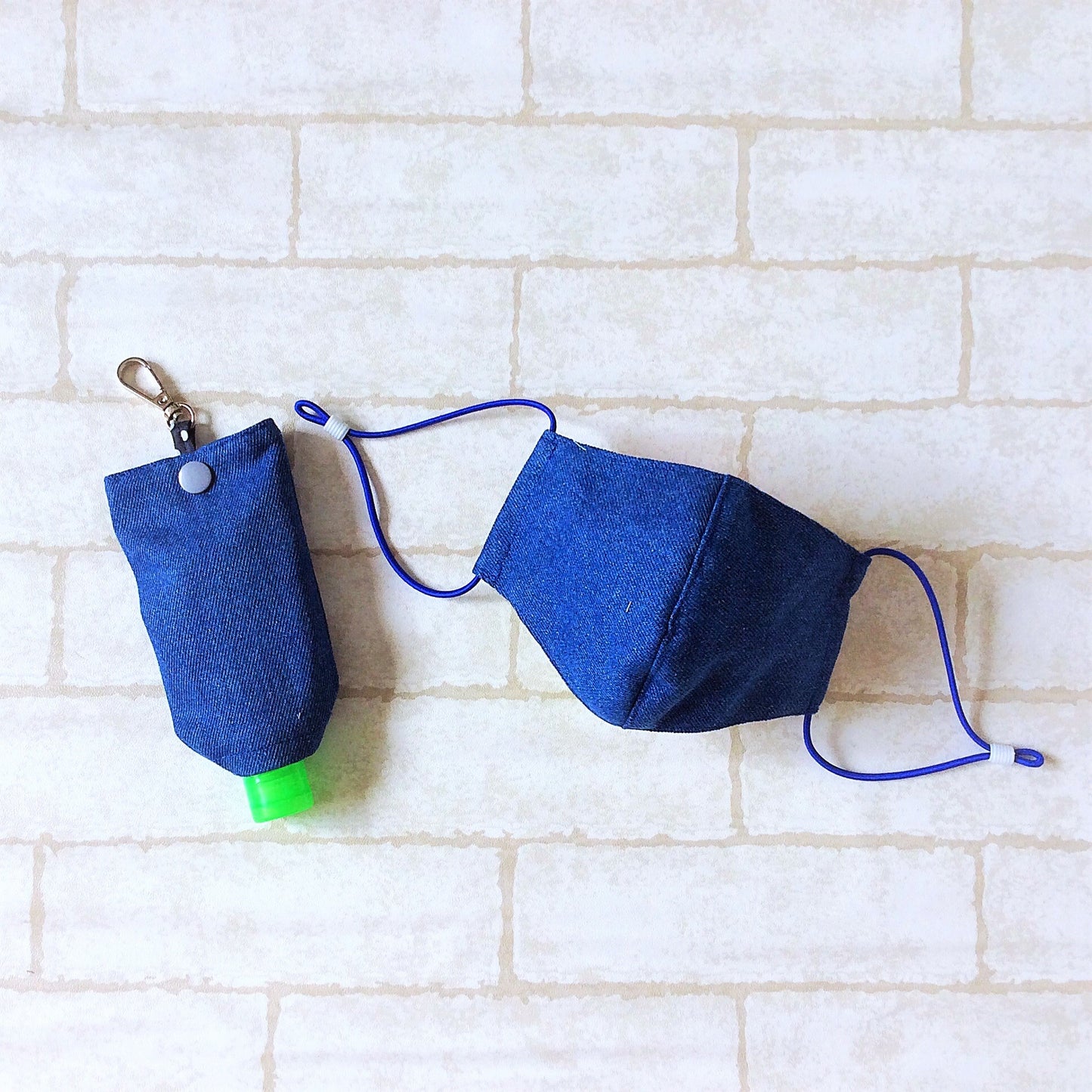 READY STOCK: SANITIZER HOLDER | CLIP ON SANITIZER POUCH | Design 3B01