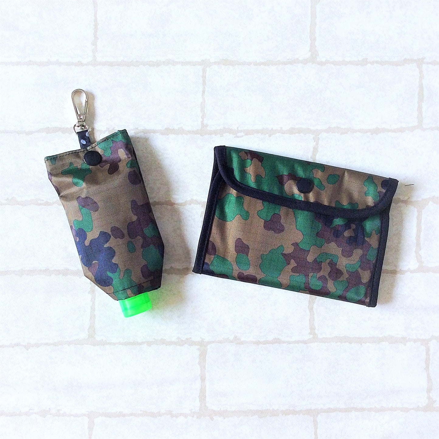 READY STOCK: SURGICAL MASK POUCH | 2 in 1 Surgical Mask Wallet cum Tissue Pouch | Design 4B28
