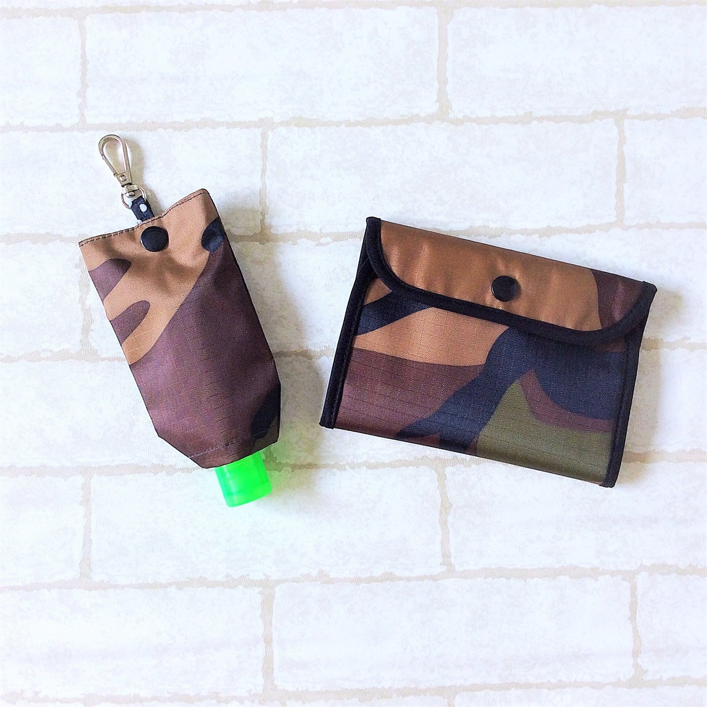 READY STOCK: SURGICAL MASK POUCH | 2 in 1 Surgical Mask Wallet cum Tissue Pouch | Design 4B29