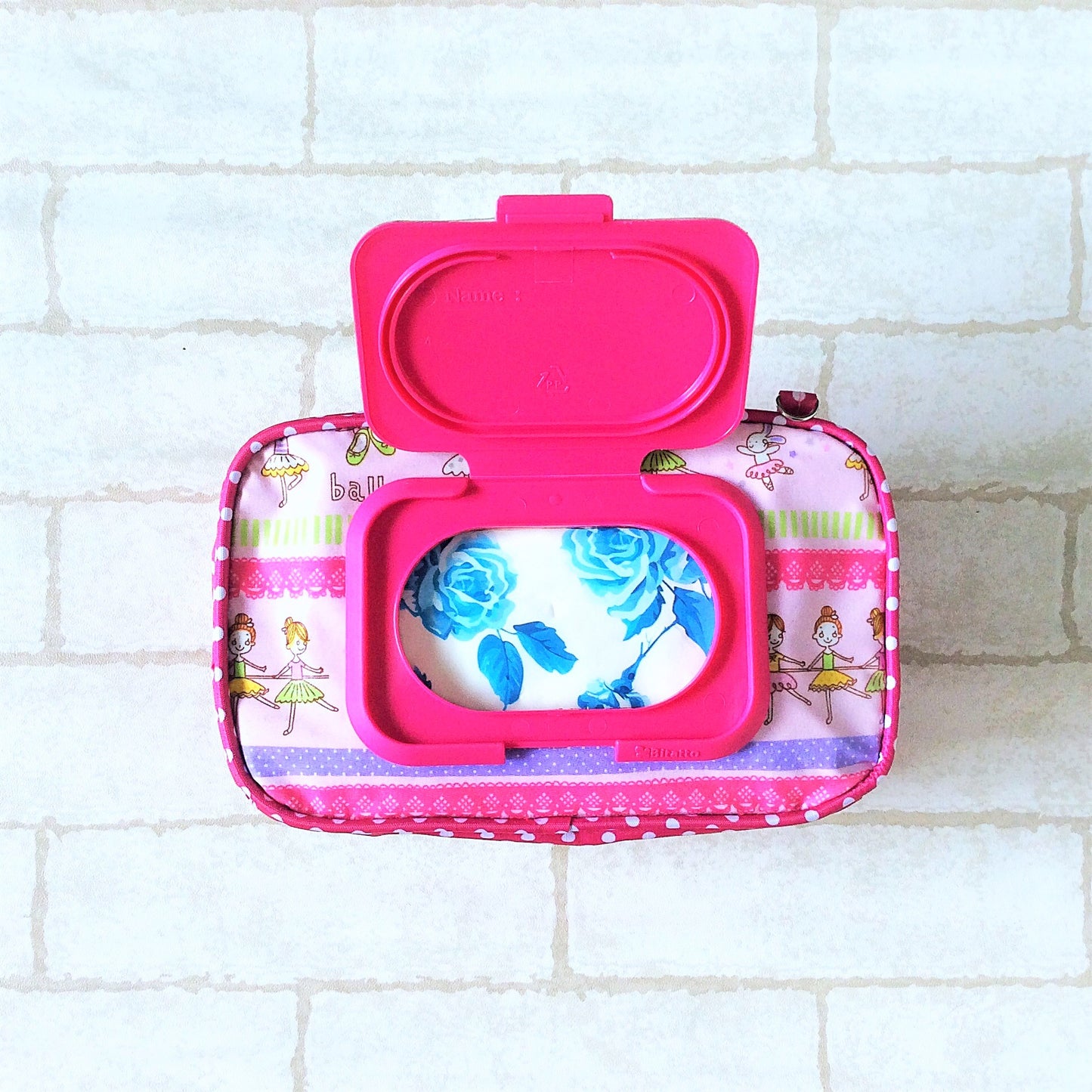 Kleenex WET AND DRY Tissue Holder | Kleenex Tissue 2in1 Pouch | Kleenex Wet and Dry Pink Ballerina Design 8B11